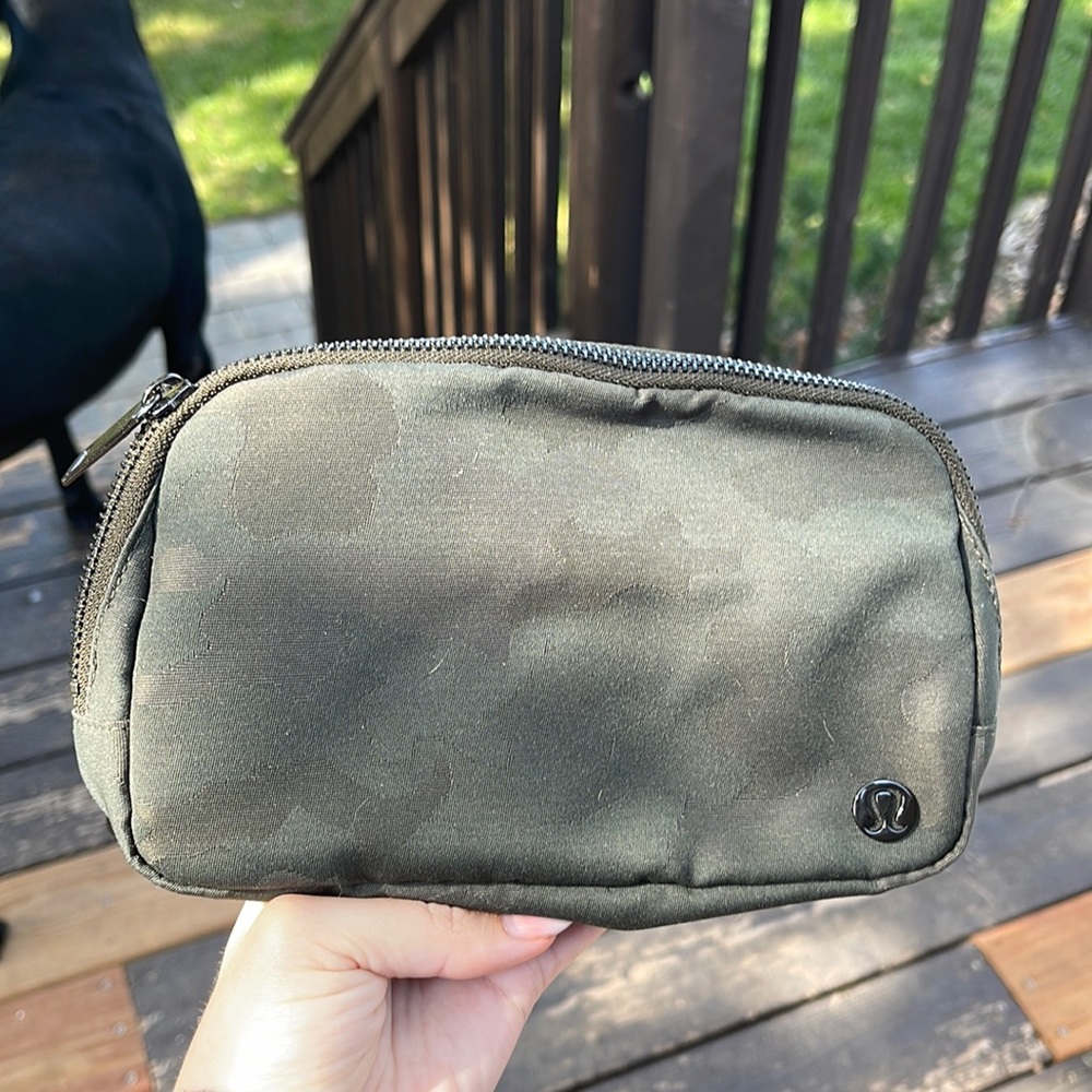 Lululemon belt bag